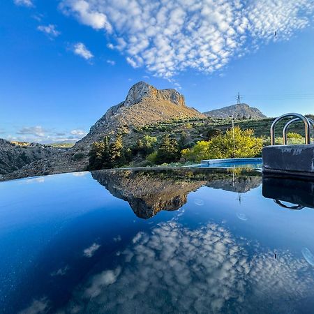 Heated Private Ozone Salt Pool, Jacuzzi, Cinema Inside & Outside, Ping Pong, Billiard, Ps5, Playground, Giant Chess, Giant Monopoly, Table Football, 3X Surround Sound - Villa Rokka Luxe Киссамос Экстерьер фото