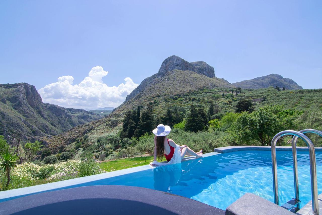 Heated Private Ozone Salt Pool, Jacuzzi, Cinema Inside & Outside, Ping Pong, Billiard, Ps5, Playground, Giant Chess, Giant Monopoly, Table Football, 3X Surround Sound - Villa Rokka Luxe Киссамос Экстерьер фото