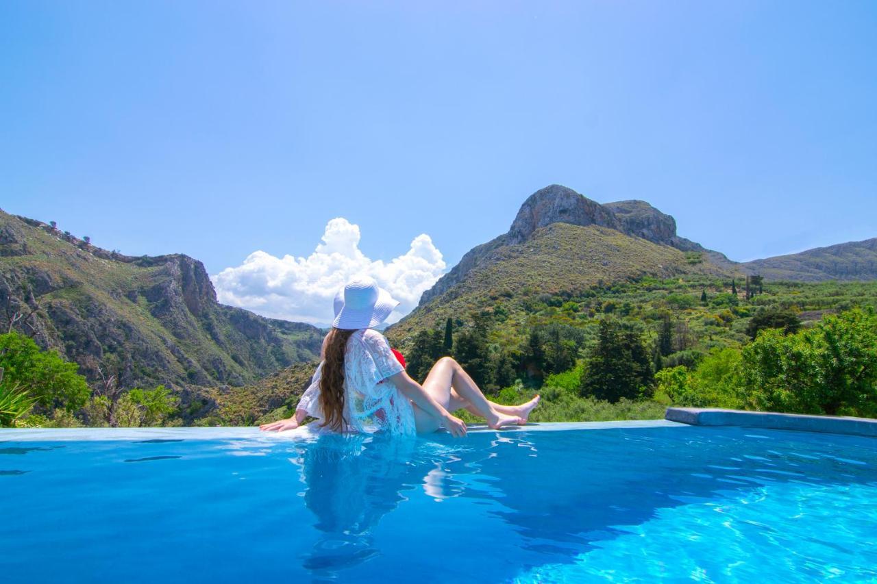 Heated Private Ozone Salt Pool, Jacuzzi, Cinema Inside & Outside, Ping Pong, Billiard, Ps5, Playground, Giant Chess, Giant Monopoly, Table Football, 3X Surround Sound - Villa Rokka Luxe Киссамос Экстерьер фото
