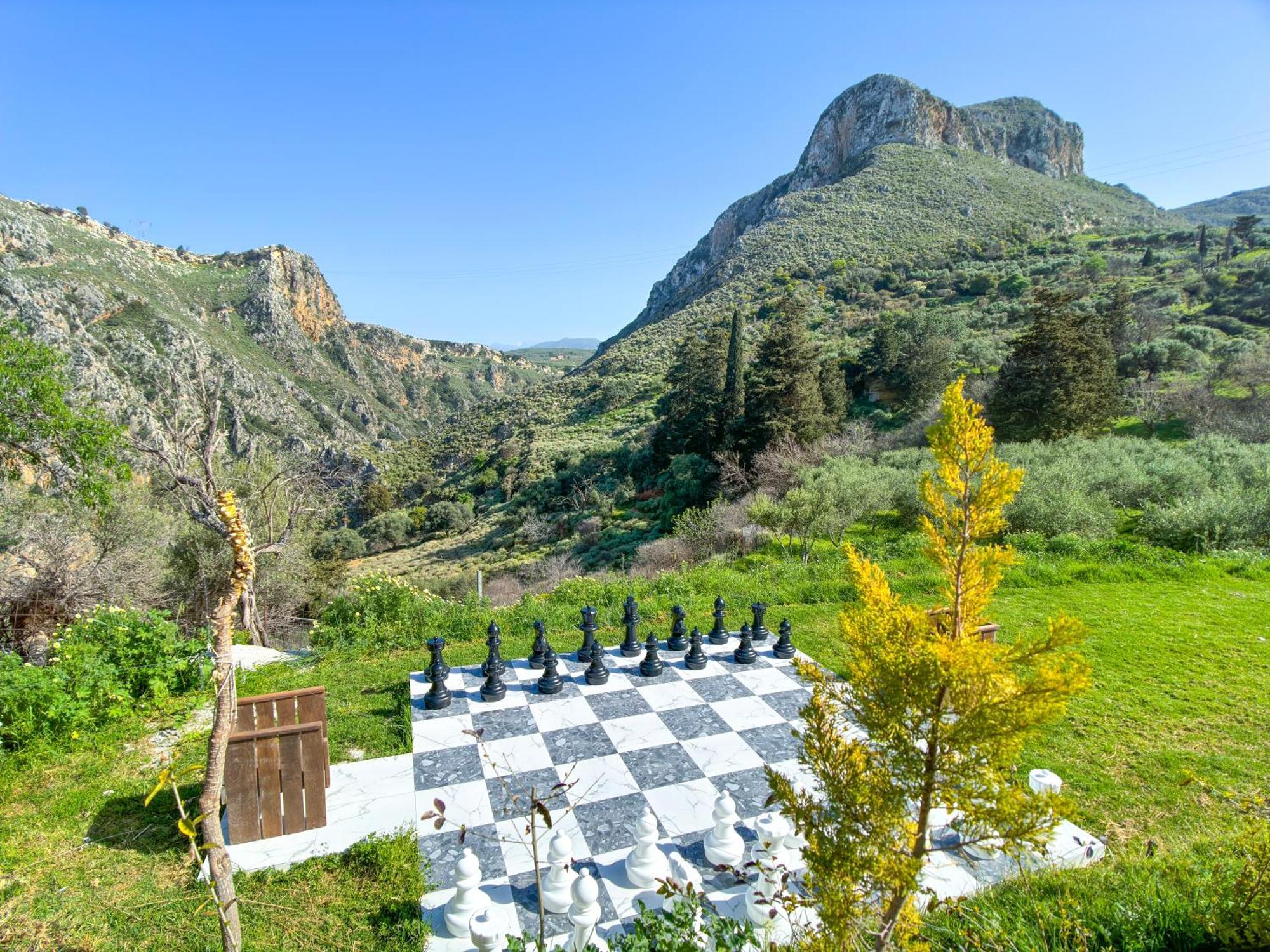 Heated Private Ozone Salt Pool, Jacuzzi, Cinema Inside & Outside, Ping Pong, Billiard, Ps5, Playground, Giant Chess, Giant Monopoly, Table Football, 3X Surround Sound - Villa Rokka Luxe Киссамос Экстерьер фото