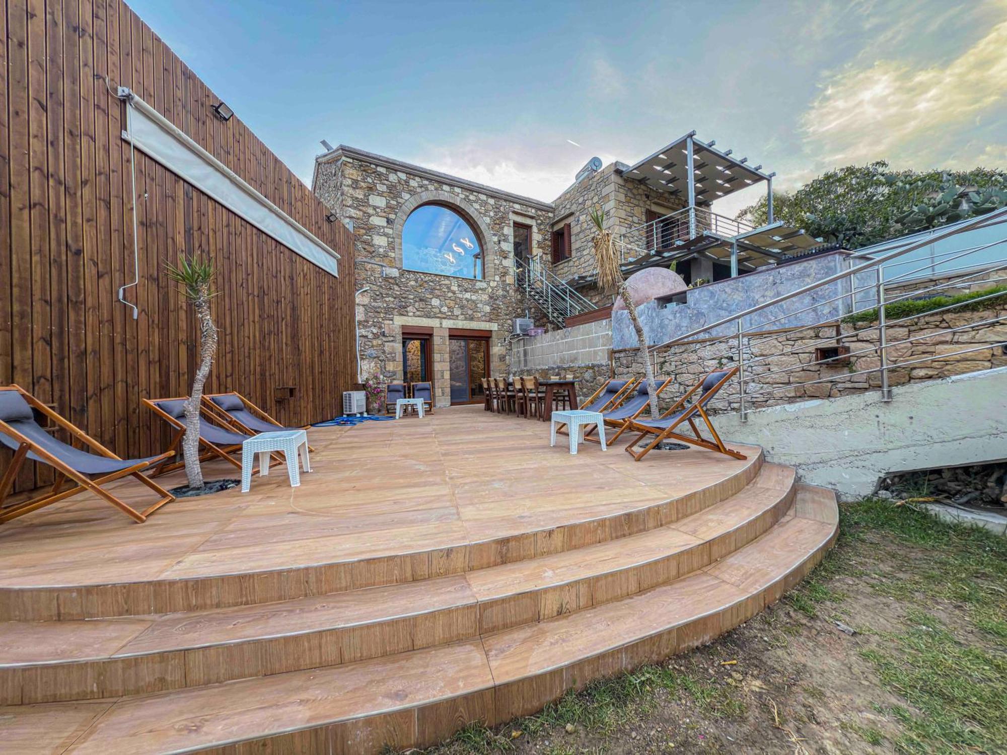 Heated Private Ozone Salt Pool, Jacuzzi, Cinema Inside & Outside, Ping Pong, Billiard, Ps5, Playground, Giant Chess, Giant Monopoly, Table Football, 3X Surround Sound - Villa Rokka Luxe Киссамос Экстерьер фото