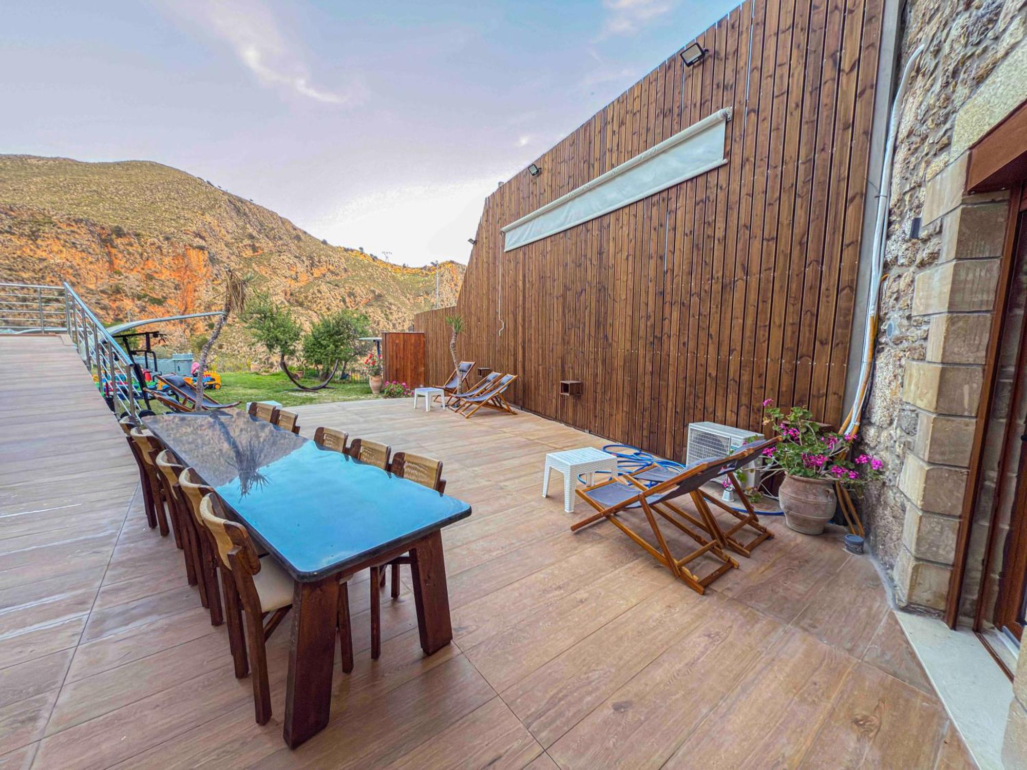 Heated Private Ozone Salt Pool, Jacuzzi, Cinema Inside & Outside, Ping Pong, Billiard, Ps5, Playground, Giant Chess, Giant Monopoly, Table Football, 3X Surround Sound - Villa Rokka Luxe Киссамос Экстерьер фото